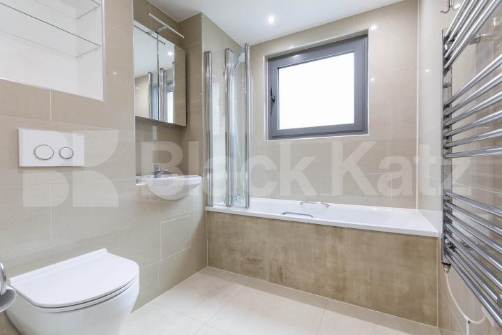 			1 Bedroom, 1 bath, 1 reception Apartment			 Mintern Street, Old Street / Shoreditch Park